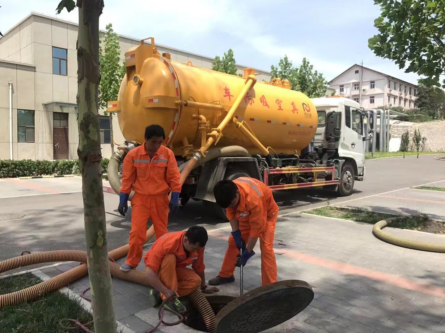墨江化粪池清理与5-8吨吸粪车施工效率分析